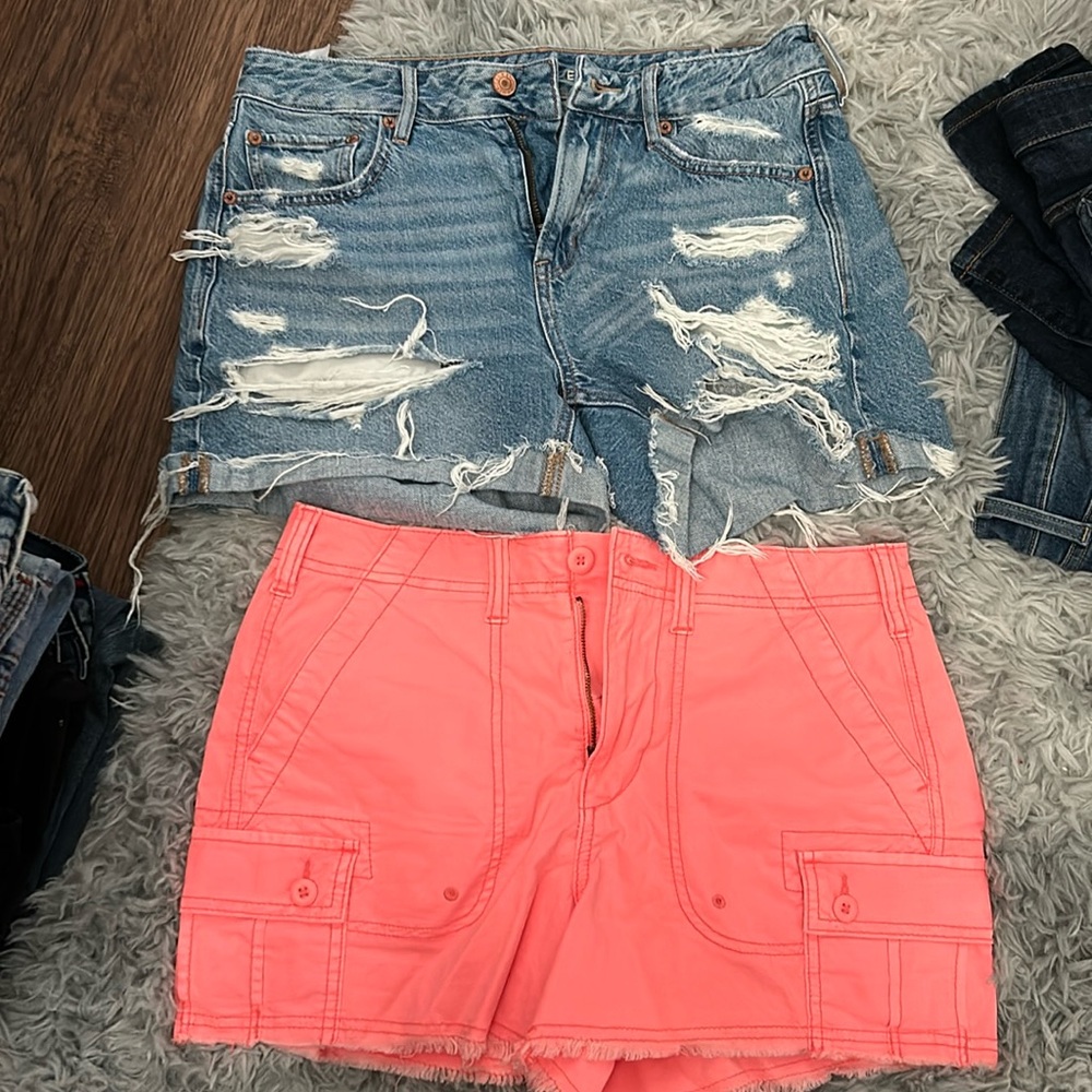 Bundle set of NWOT American Eagle shorts size 2 and 4